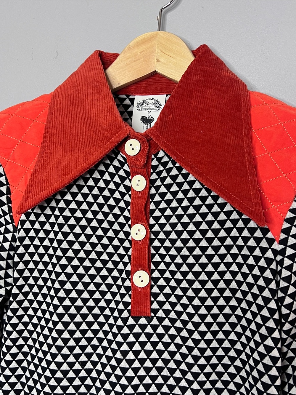 Nuvula Black & White Geometric Long-Sleeve Top with Orange Corduroy Collar - Picture 5 of 14